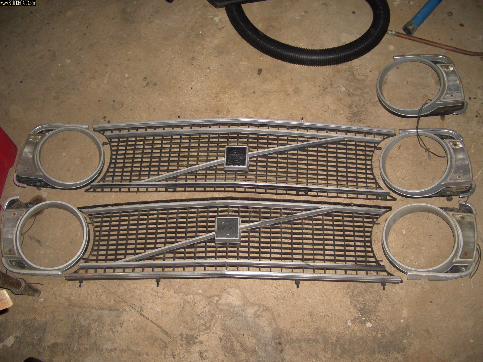 Volvo 140-160 -- 140 grill