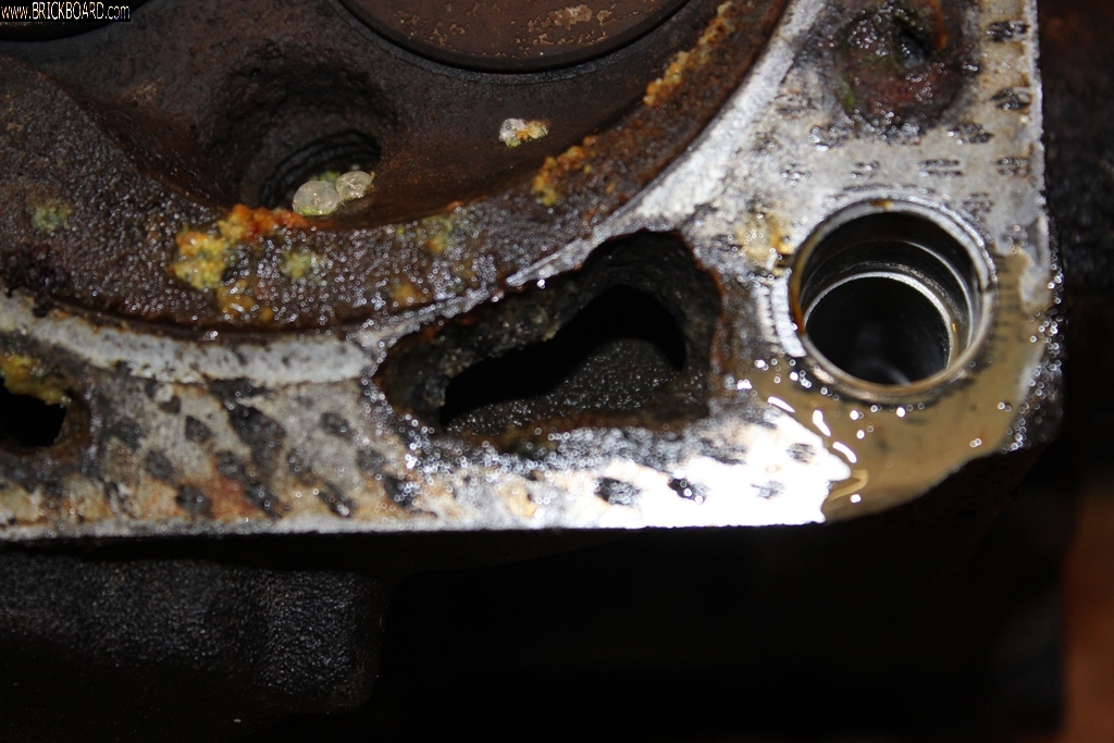 Volvo 200 -- 1993 240 Head Gasket Replacement