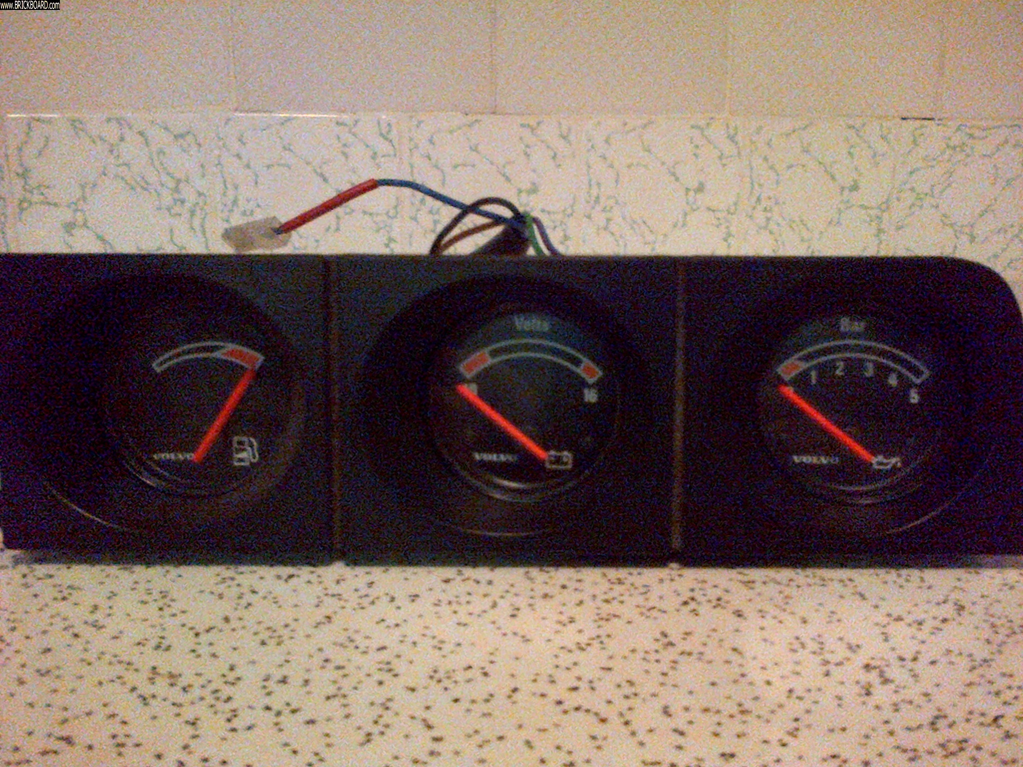 Volvo  -- Vovlo 240 Turbo Gauge Cluster