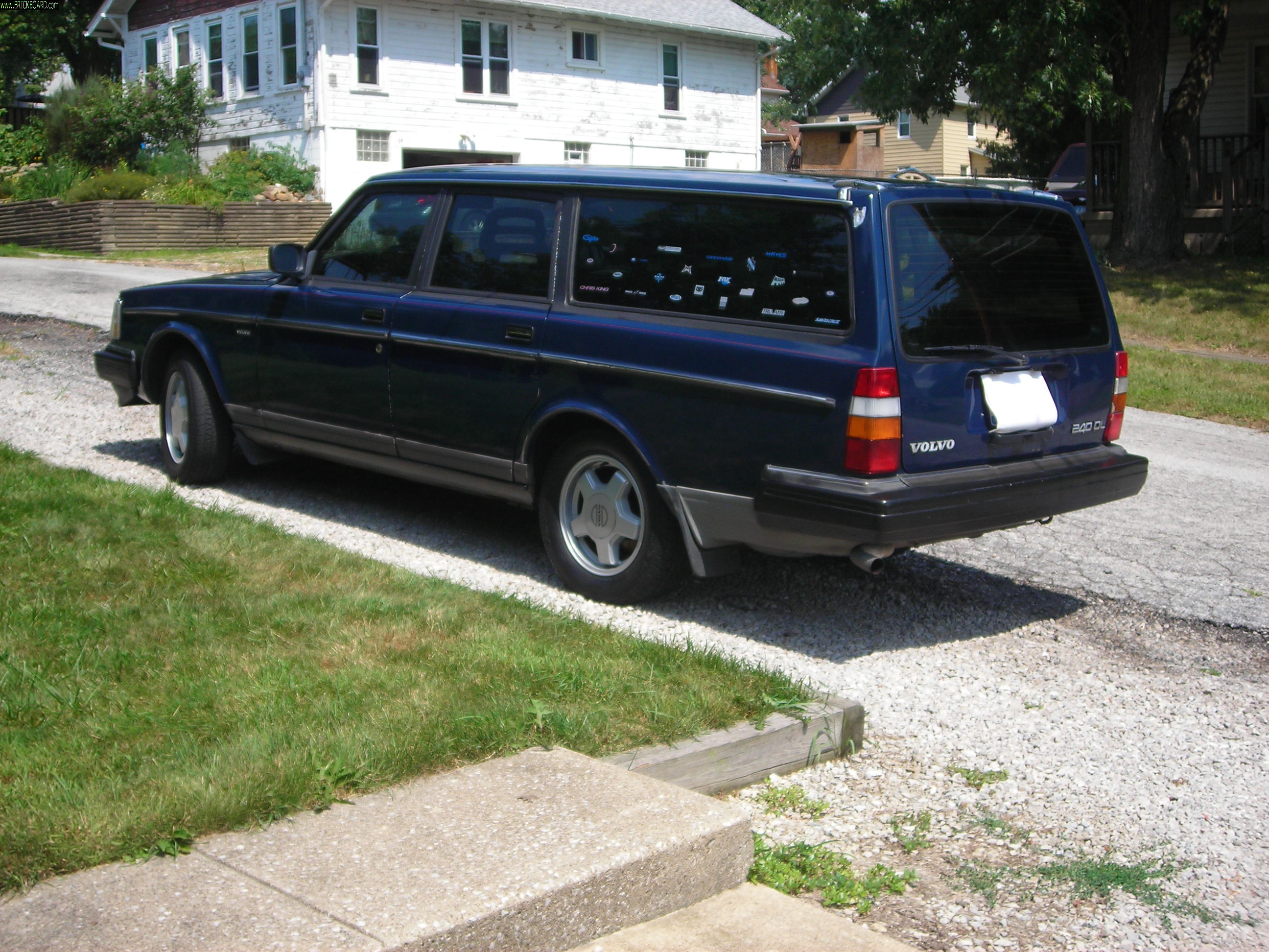 Volvo 200 -- 90 Volvo 240 Station Wagon 5 Speed Manual Stick 