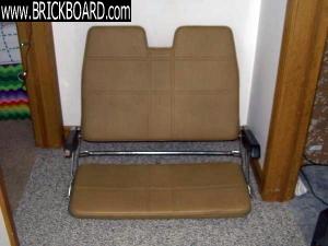 Volvo 200 -- 200 series 3rd seat