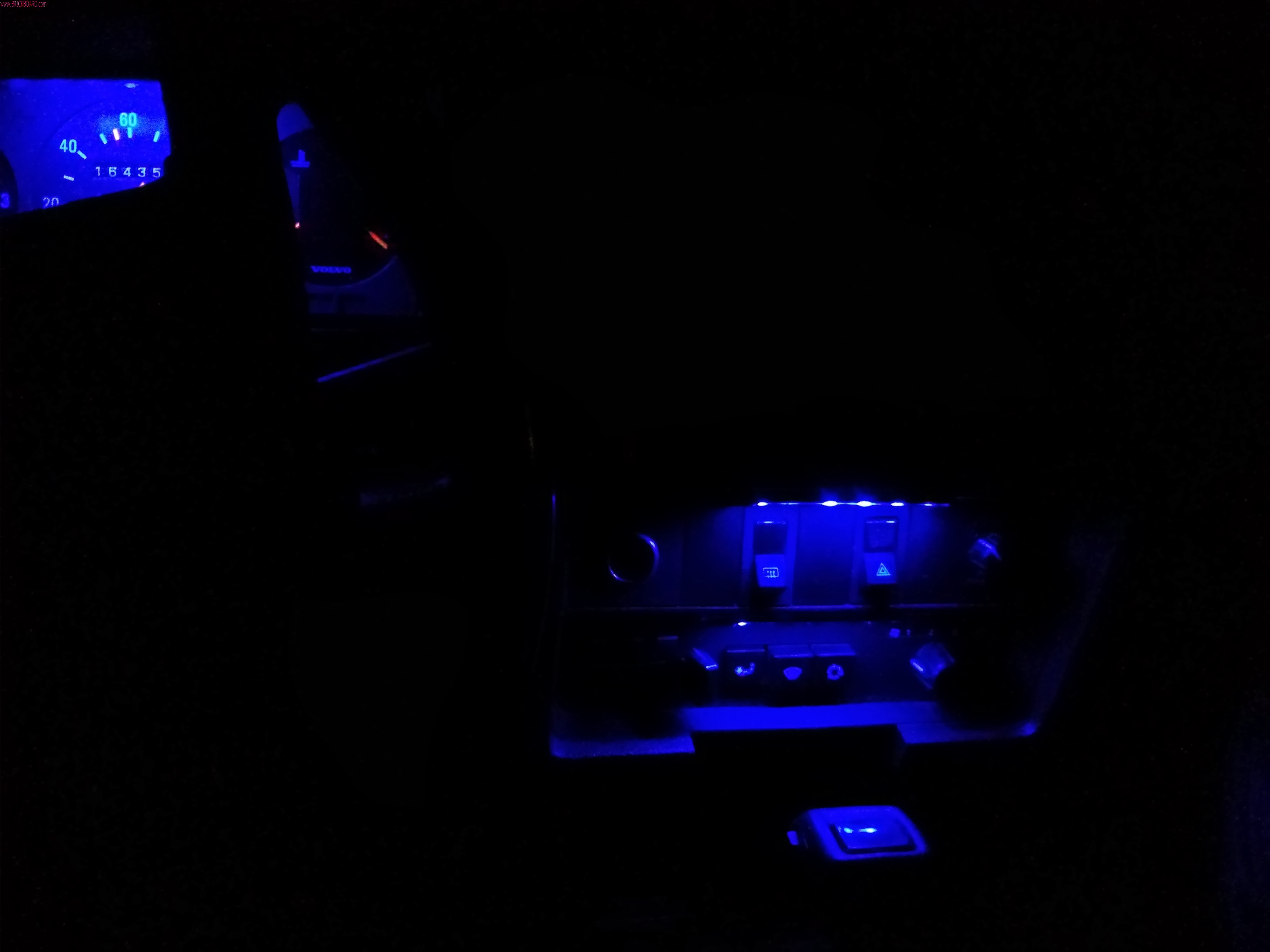 Volvo 200 -- Blue LED lights in 245