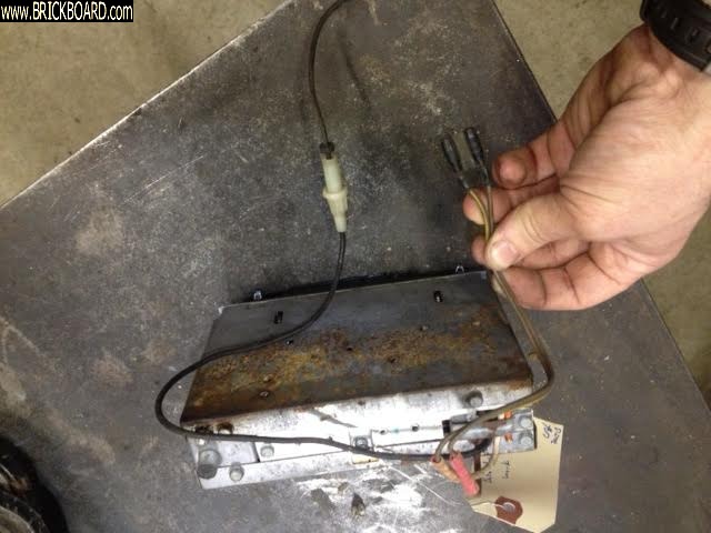 Volvo 444-544 -- Radio cord