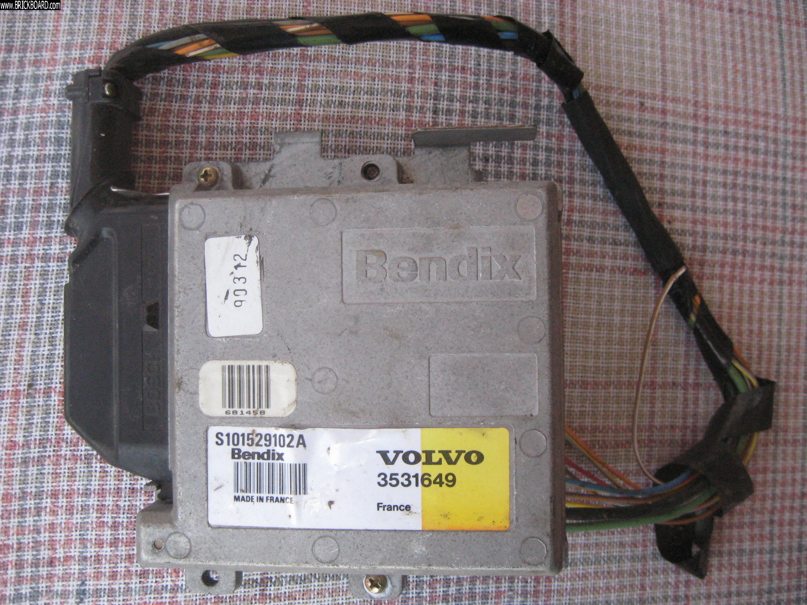 Volvo 200 -- 84 ECU