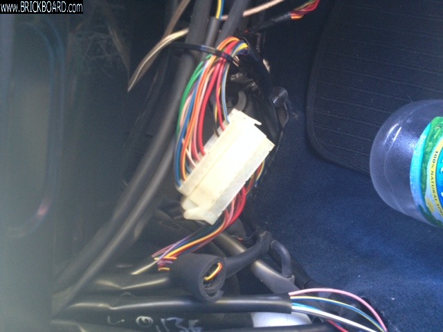 Volvo 200 -- connector 