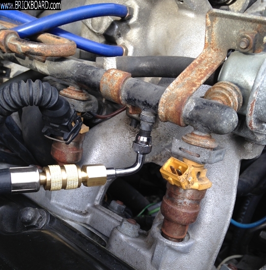 Volvo 900 -- fuel rail adapter