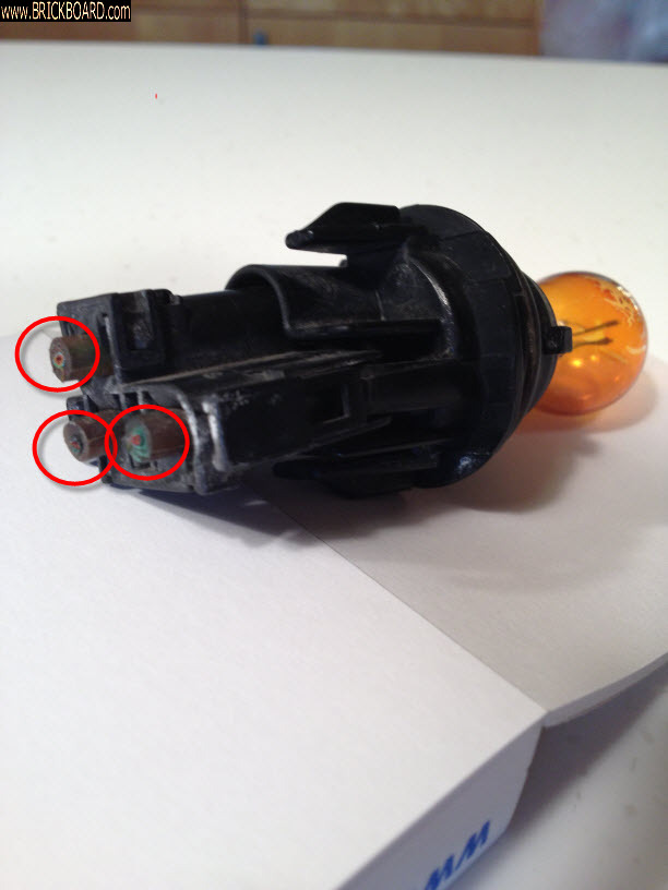 Volvo 900 -- Broken  Turn Signal Connector Wiring