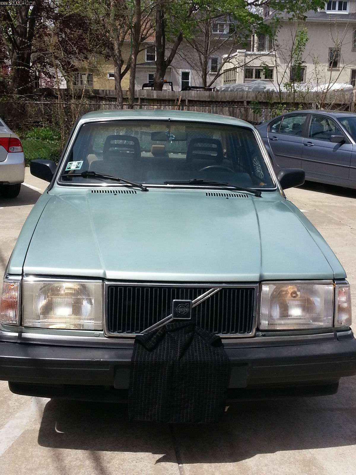 Volvo 200 -- New Bobmobile