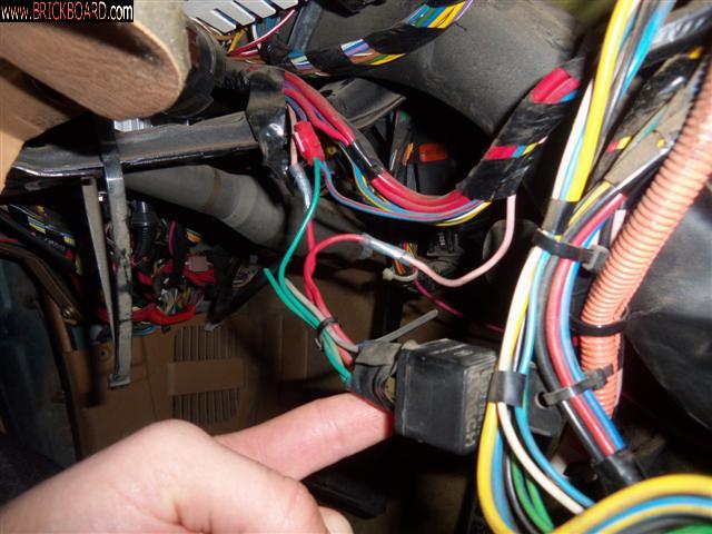 Volvo 700 -- Mystery Relay in a 90 740T