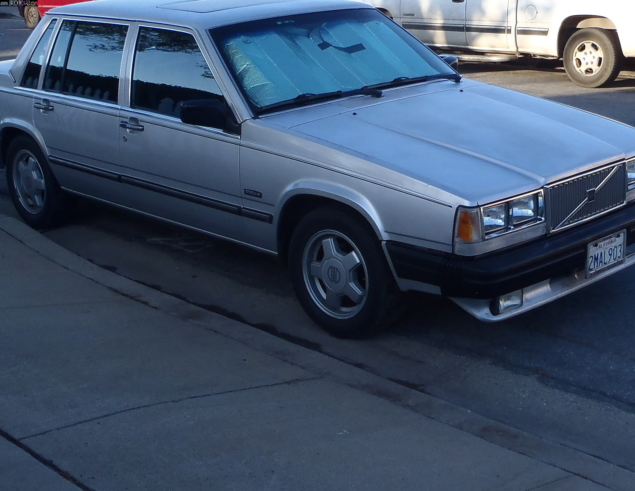 Volvo  -- 1989 Volvo GLE Sedan_