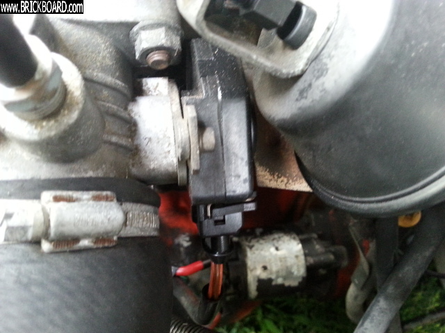 Volvo 700 -- air idle control valve