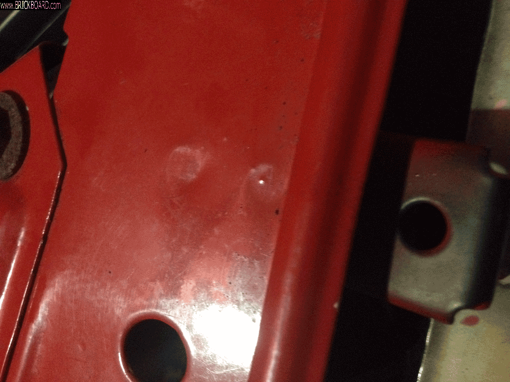 Volvo 140-160 -- 71 142 Grille issue