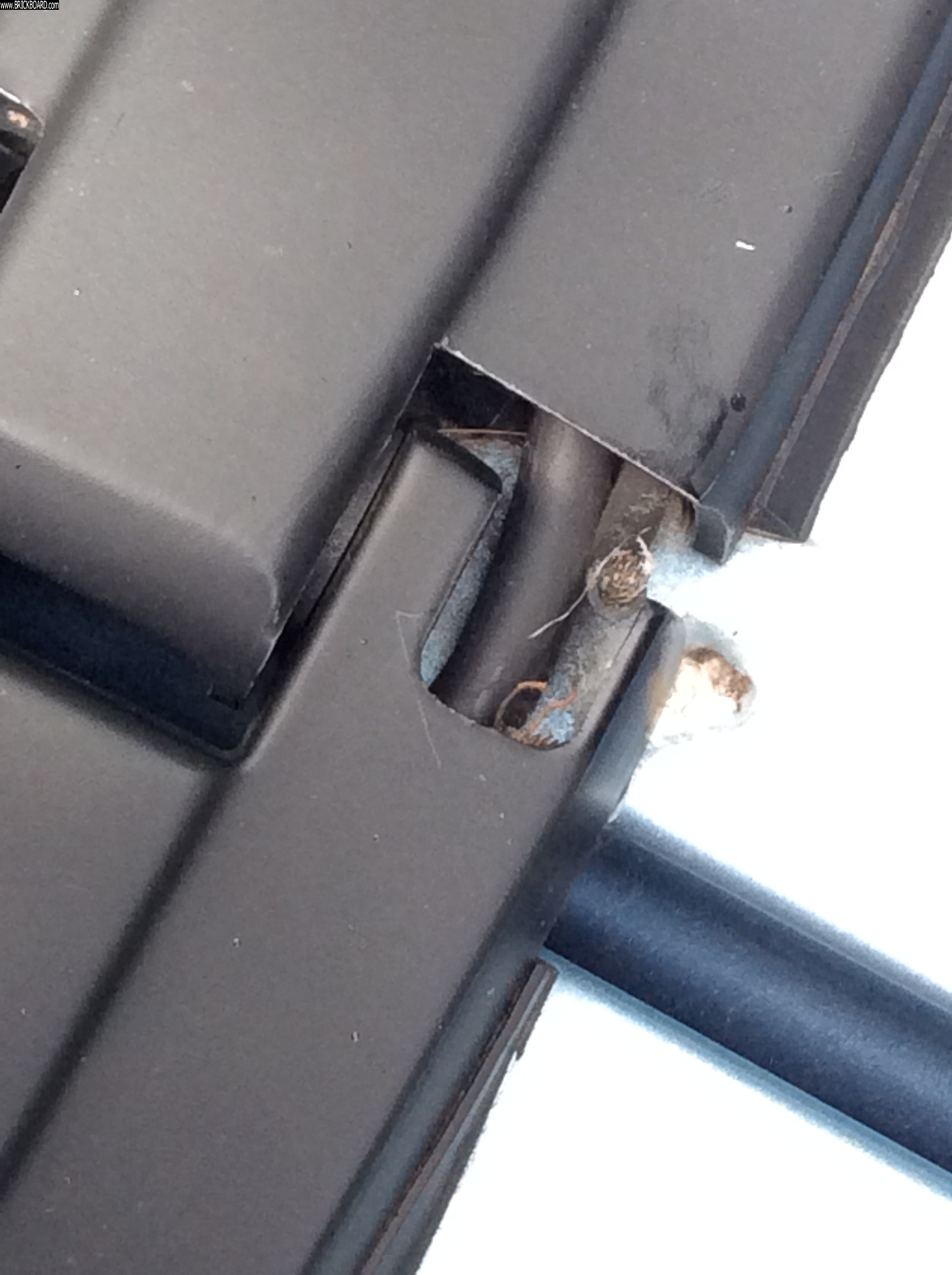 Volvo 200 -- Driver's side tailgate hinge