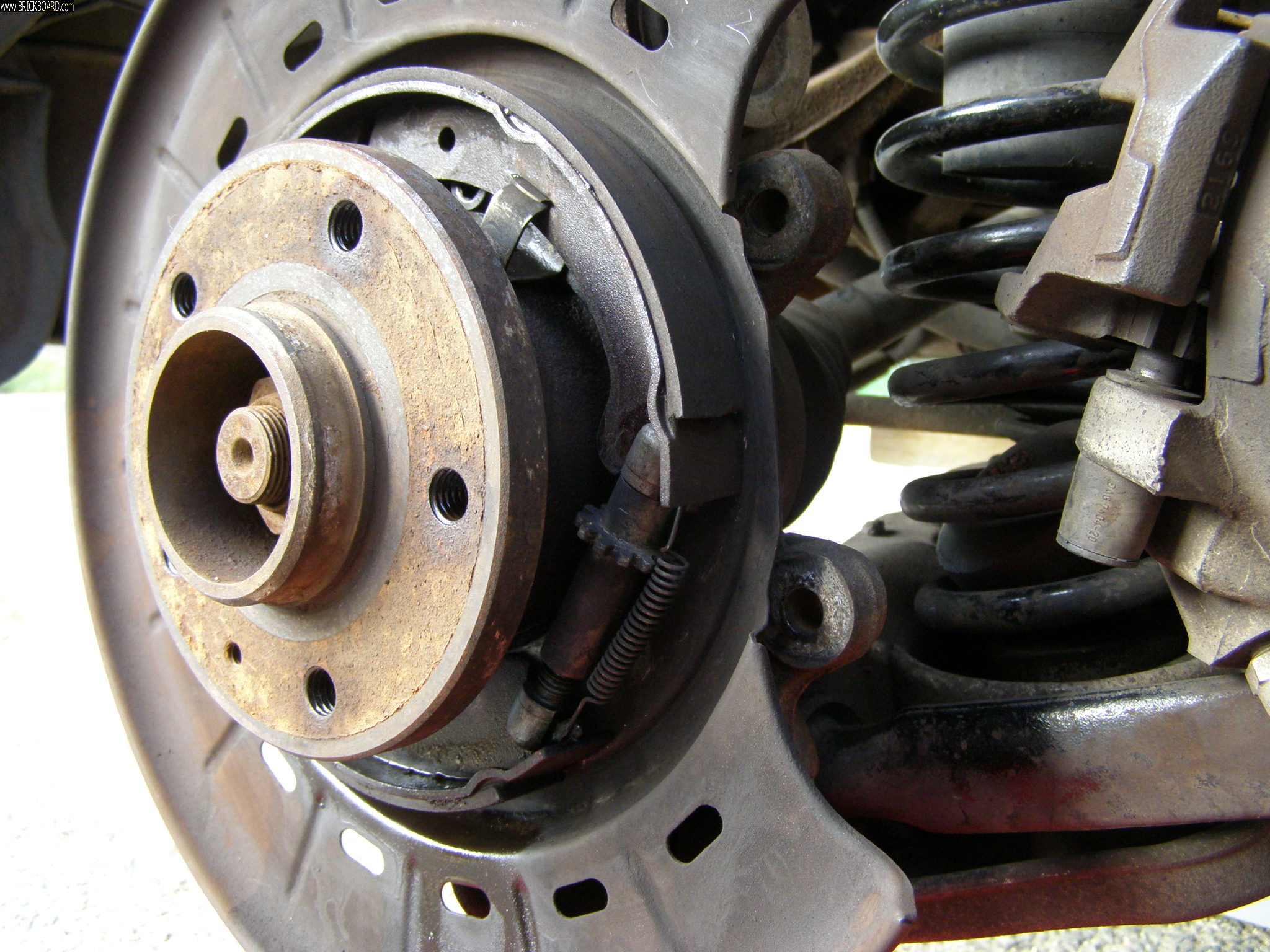 Volvo  -- Brake Shoe Adjuster