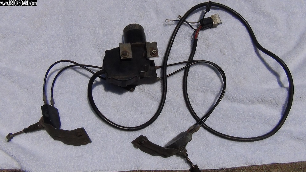 Volvo 200 -- early Volvo 240 headlight wiper assy, Elektrolux