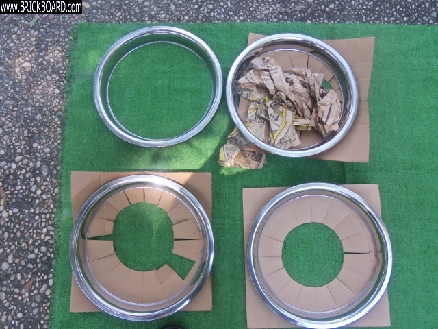 Volvo  -- aftermarket wheel rings for 1800