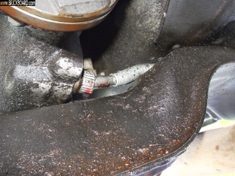 Volvo 200 -- '83 245 transmission bushing leak