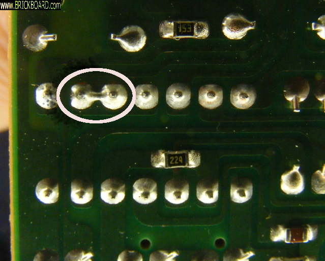 Volvo 900 -- Solder joint power antenna circuit board
