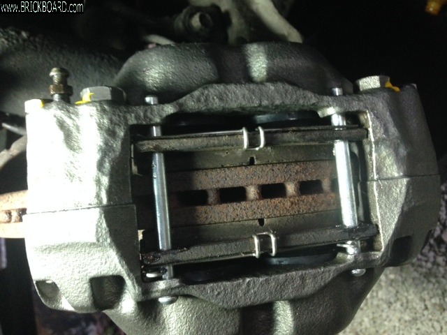 Volvo 200 -- front caliper spring clips