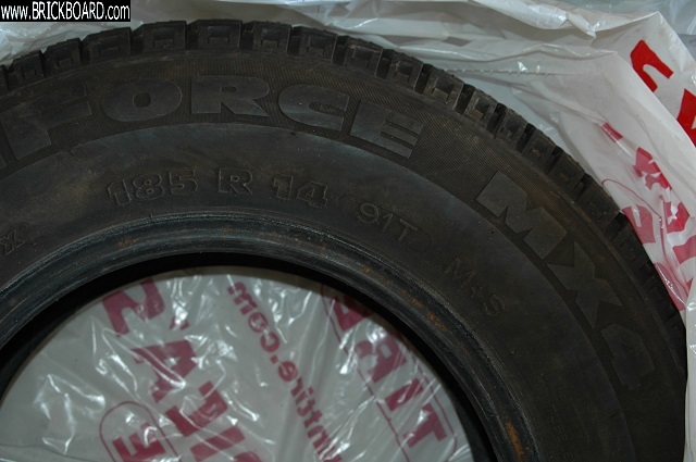 Volvo 200 -- Michelin MX4 185R14