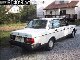 Volvo 200 -- 244DL