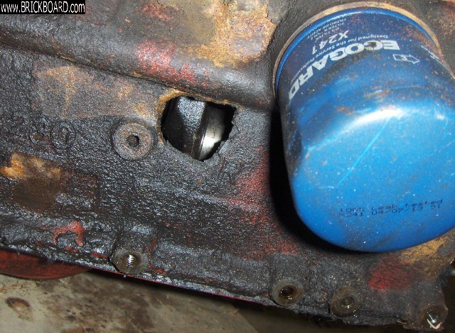 Volvo 200 -- Rod through block, both sides (pic 2/2)