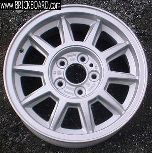 Volvo 200 -- Alloy Wheel