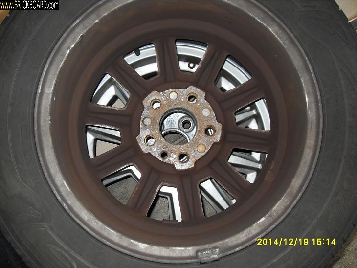 Volvo 200 -- Cleaning Alloy Wheels