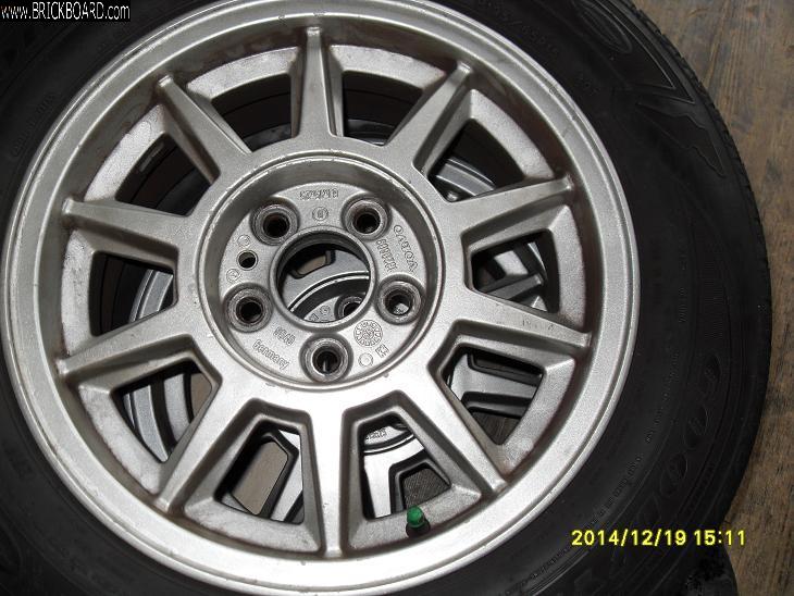 Volvo 200 -- Cleaning Alloy Wheels