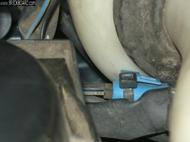Volvo 900 -- 940 mystery plug (2)