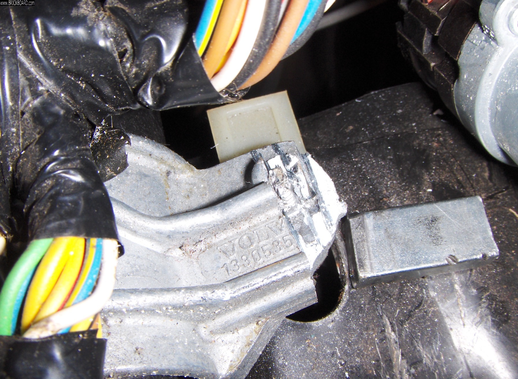 Volvo 200 -- No key - remove steering lock with saw (3 of 3)