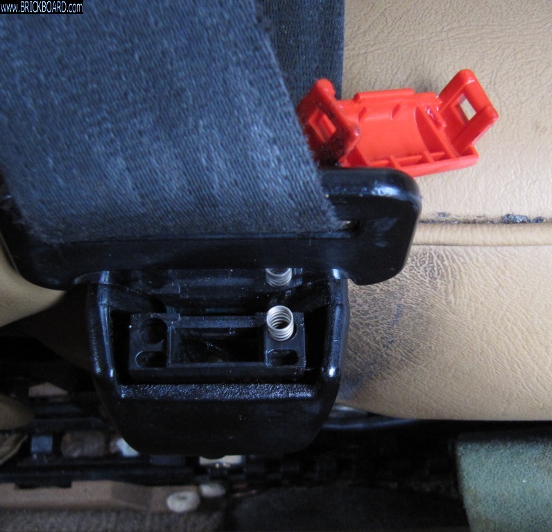Volvo 700 -- 740 Seat Belt Latch Button