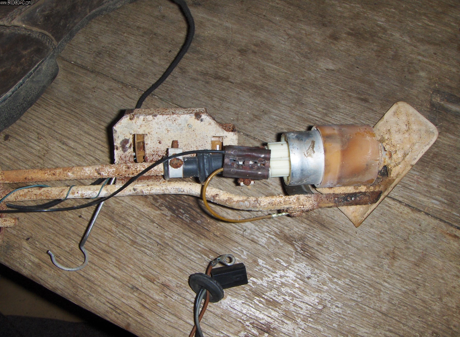 Volvo 200 -- Sender from a car that sat >= 12 years