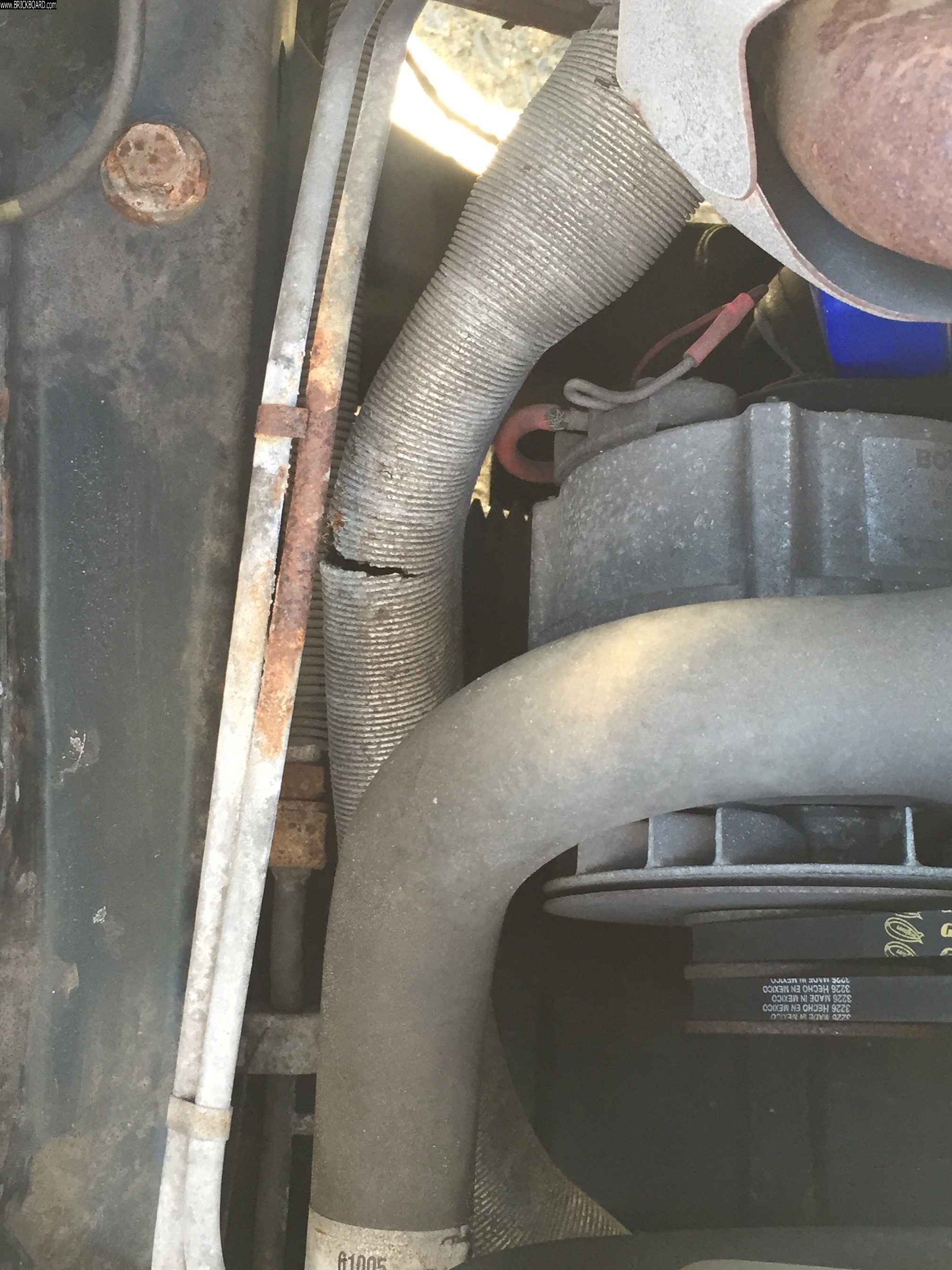 Volvo 200 -- Volvo 240 1993 Engine Exhaust?