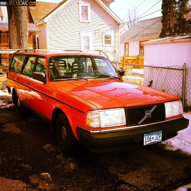 Volvo 200 -- 240 SE 