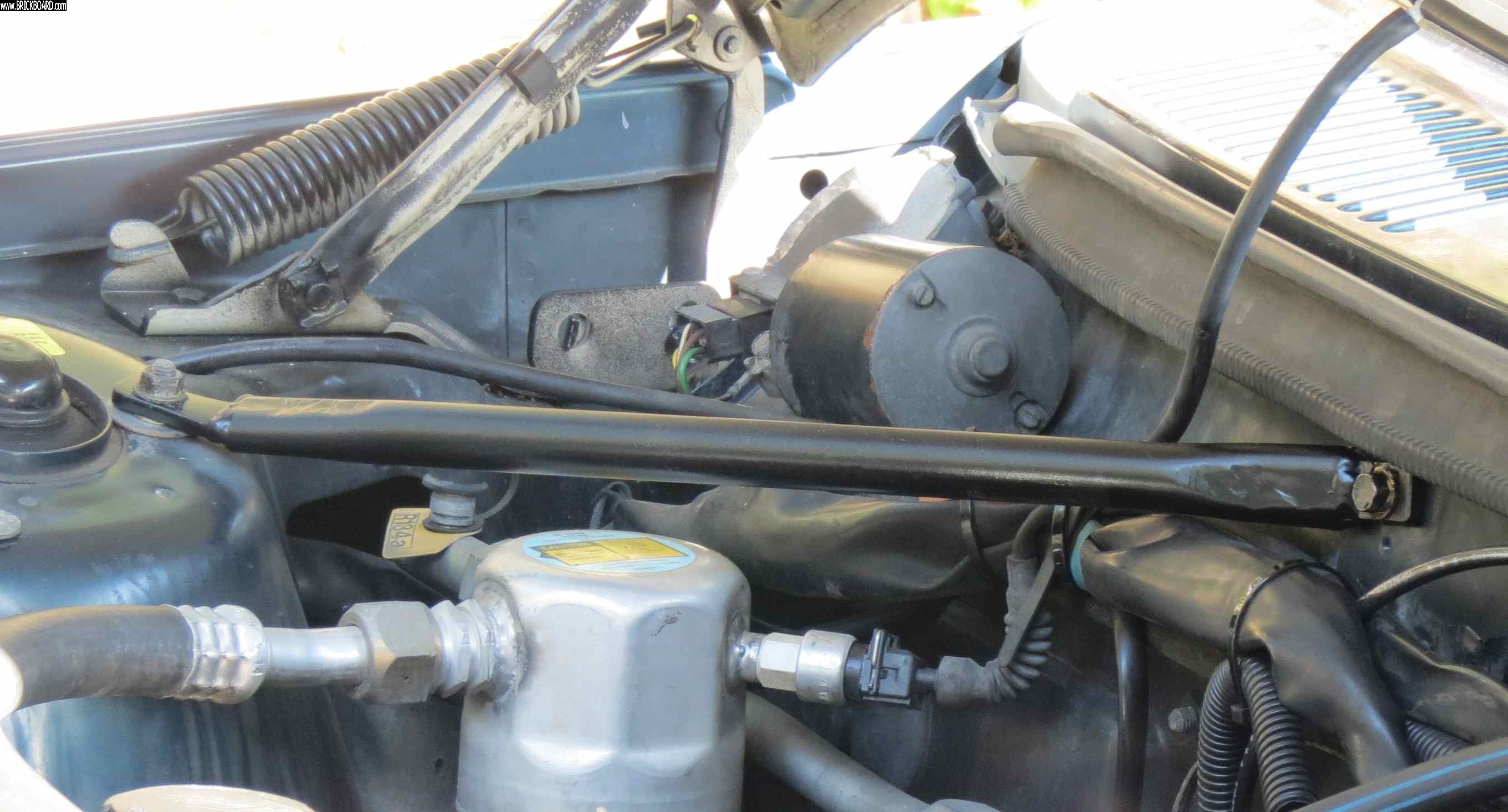 Volvo 200 -- Strut Tower Braces