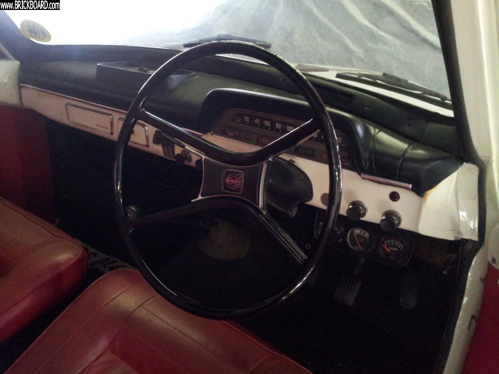 Volvo  -- 122S