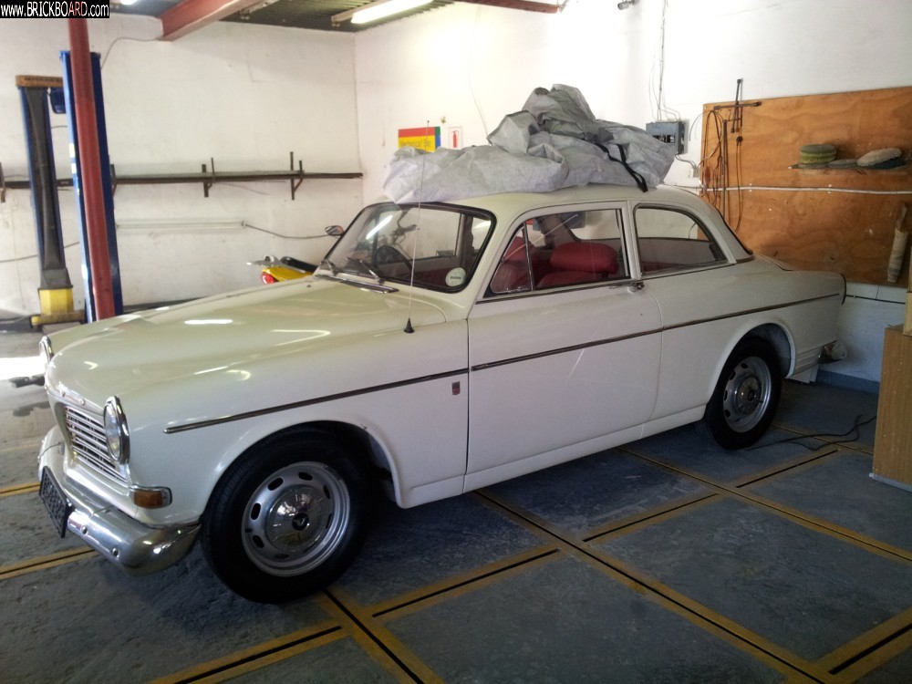 Volvo  -- 122S