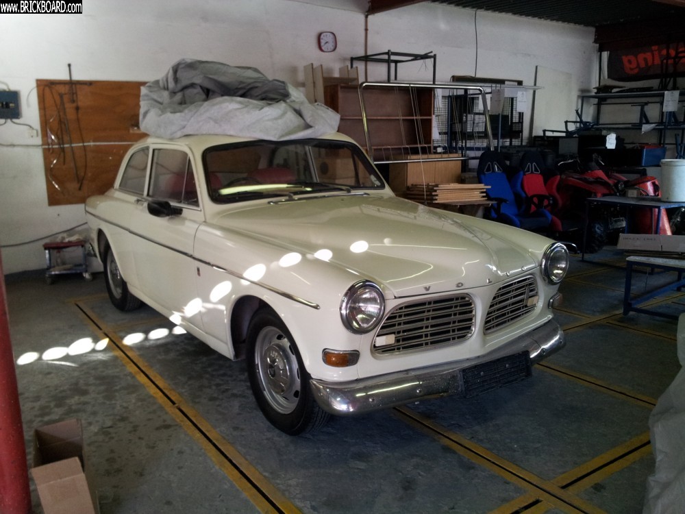 Volvo  -- 122S
