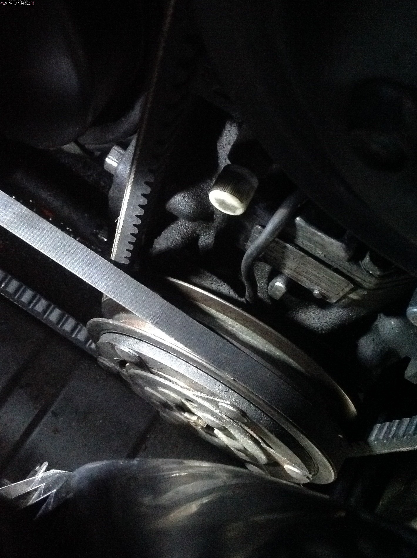 Volvo 200 -- York compressor pulley