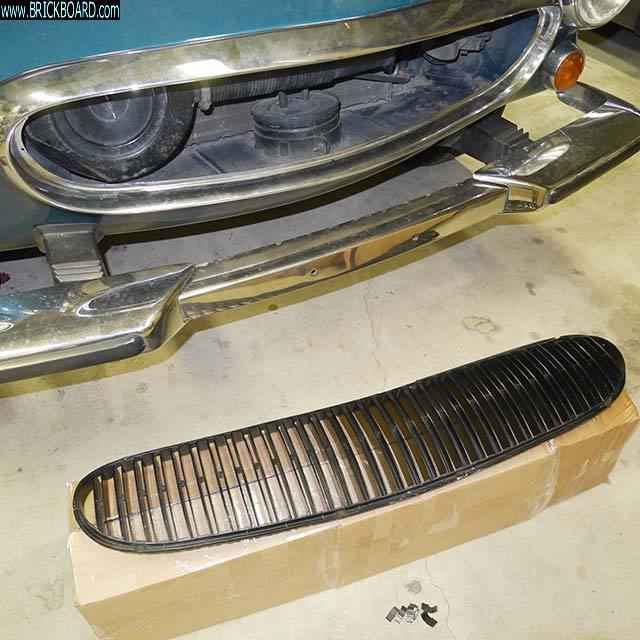 Volvo 1800 -- 1973 1800es Grille