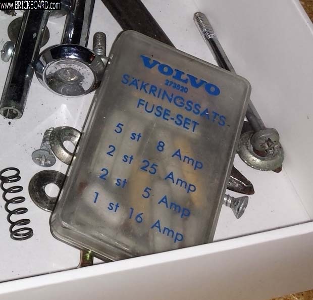Volvo 140-160 -- Spare fuses