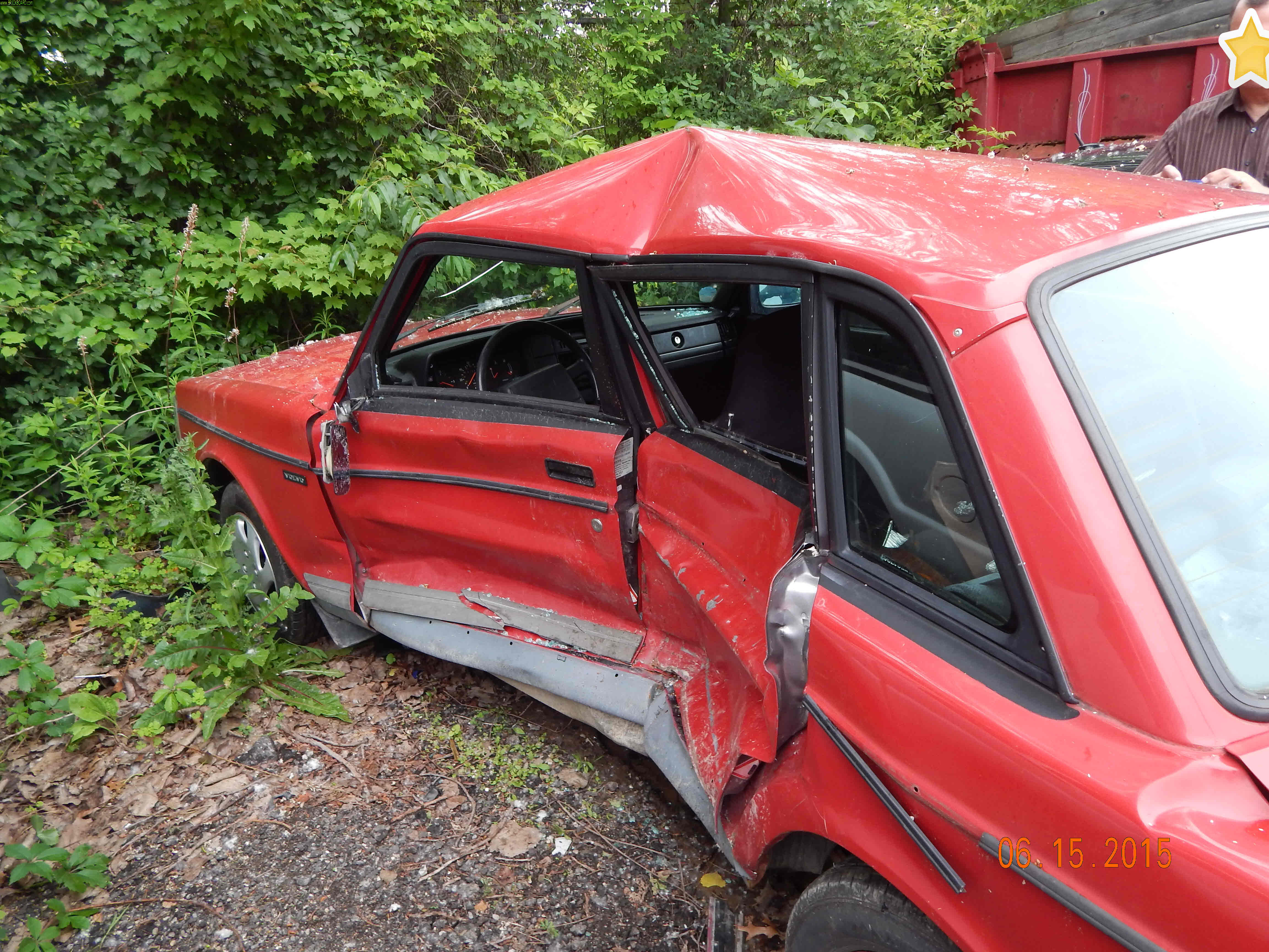 Volvo 200 -- Crash Photo.  1992 240 "Bandit