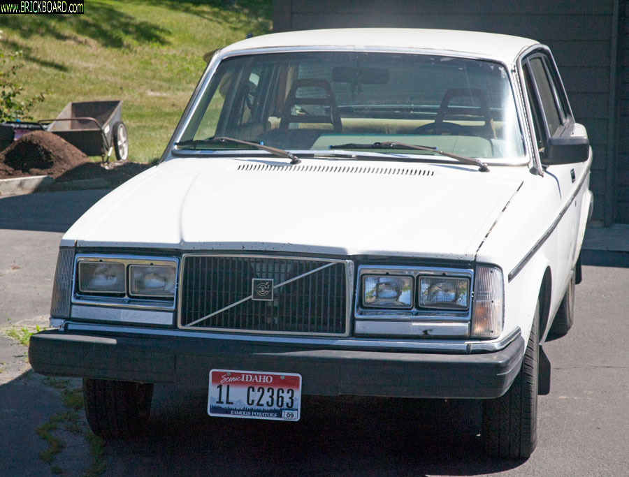 Volvo 200 -- 1984 Volvo 240DL 4-door