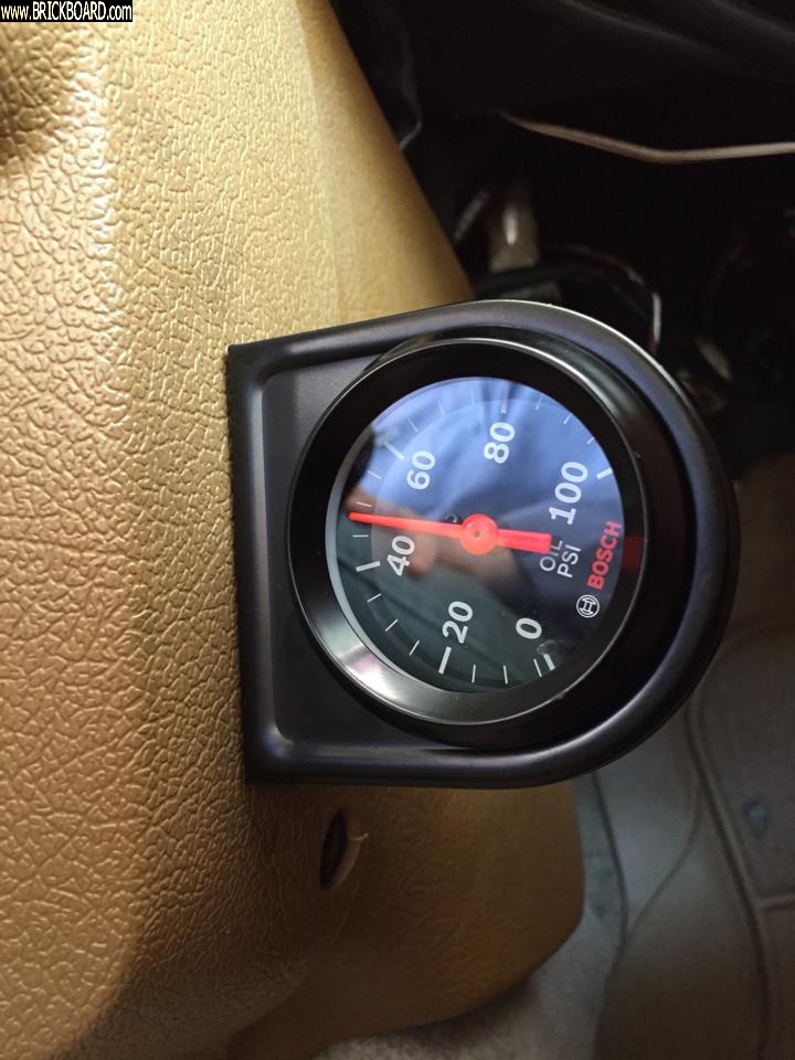 Volvo 200 -- Oil Pressure Gauge