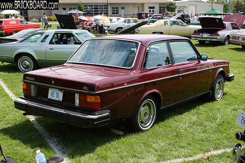 Volvo  -- 1982 Volvo 240DL
