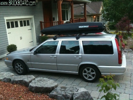 Volvo  -- 2000 V70