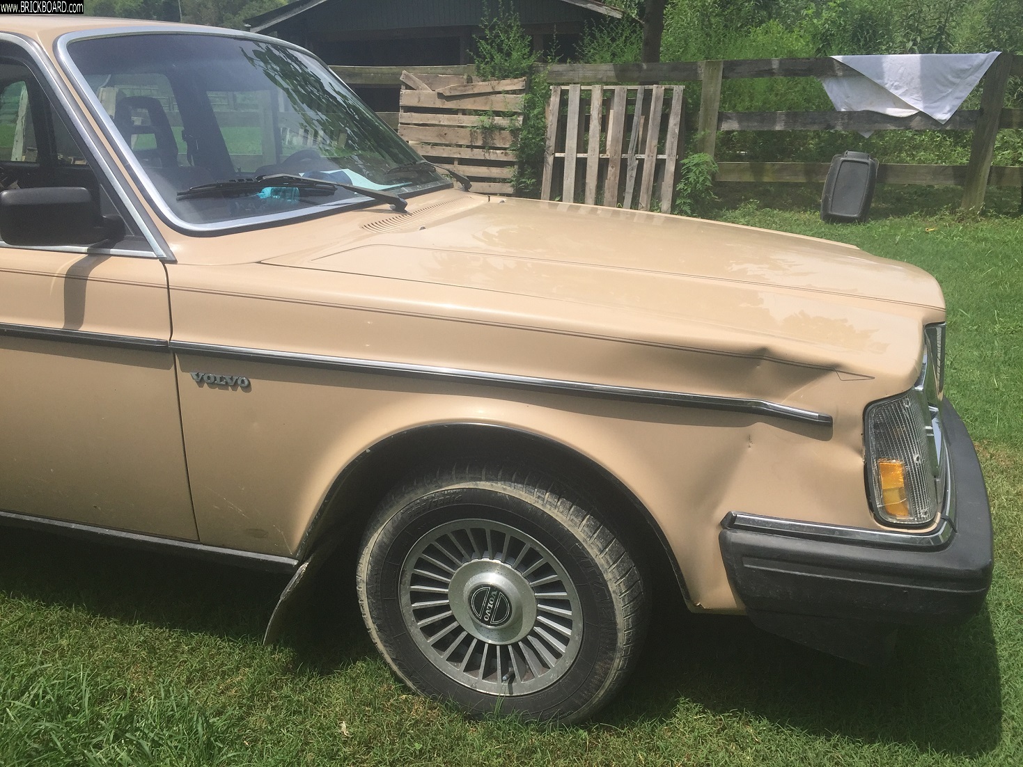 Volvo 200 -- Giget: my formery pristine, stock 84 GL :(