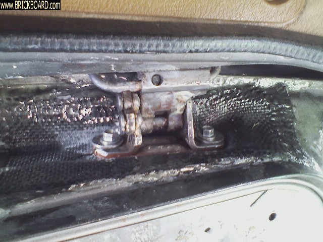 Volvo 200 -- 244 - Bottom Door Hinge Repair