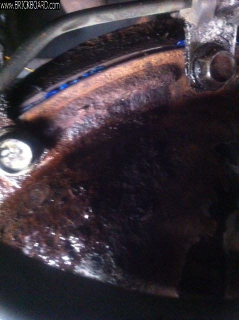 Volvo 200 -- Leaking rear differential - 2